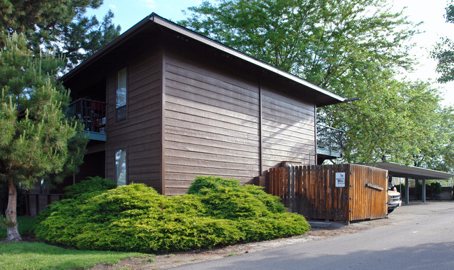 Americana East in Boise, ID - Foto de edificio - Building Photo