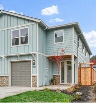 1321 Oppek St NE in Keizer, OR - Building Photo