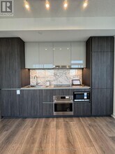 8 Interchange Wy in Vaughan, ON - Building Photo - Building Photo