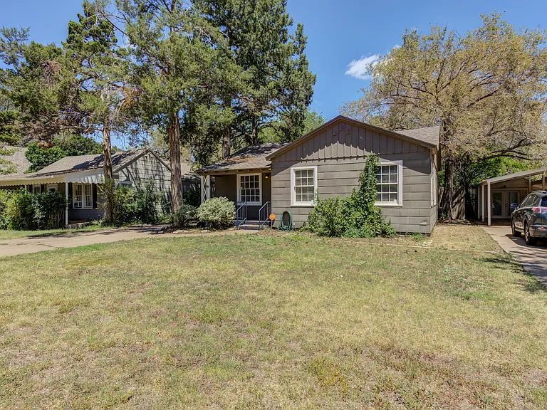 2810 24th St in Lubbock, TX - Building Photo