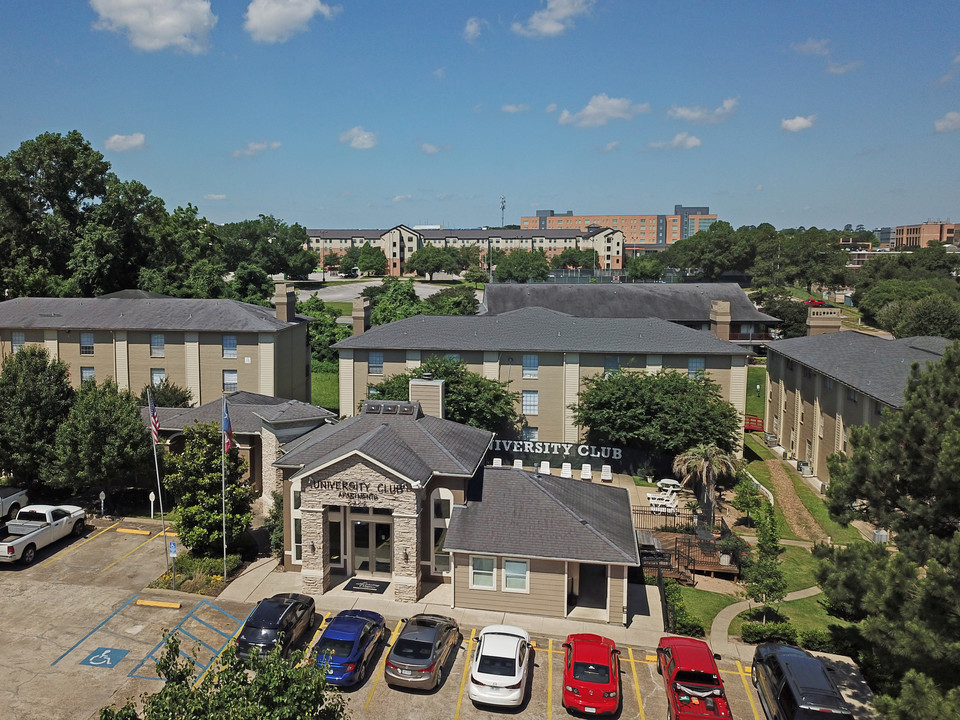 University Club Hunstville in Huntsville, TX - Foto de edificio