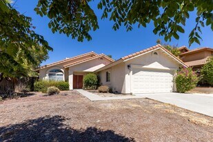 40427 Crystal Aire Ct in Murrieta, CA - Building Photo