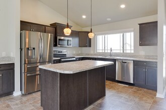 7804 S 191st St in Omaha, NE - Foto de edificio - Building Photo