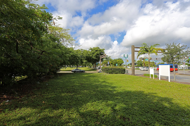 Bldg B in Delray Beach, FL - Building Photo - Building Photo