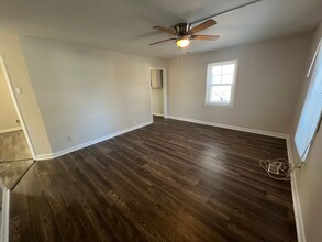 2325 Augusta St in Charlotte, NC - Building Photo - Building Photo