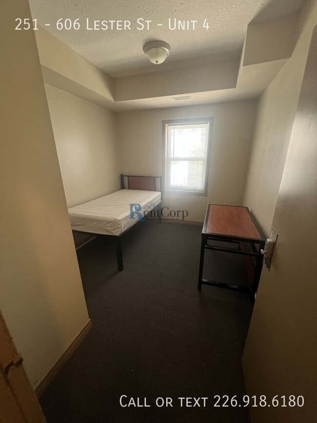property at 606-606 Lester St