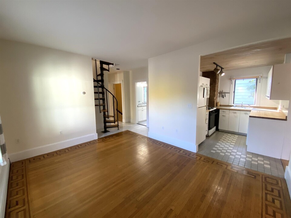 325 Western Ave, Unit 2 in Cambridge, MA - Building Photo