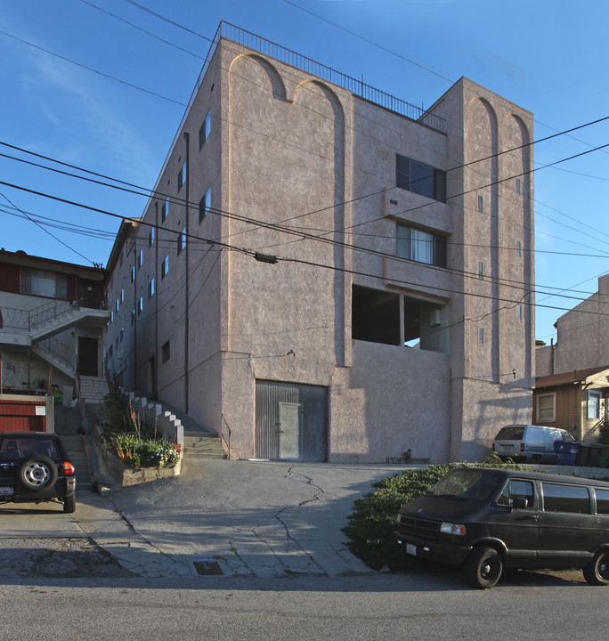 714 Lookout Dr in Los Angeles, CA - Foto de edificio