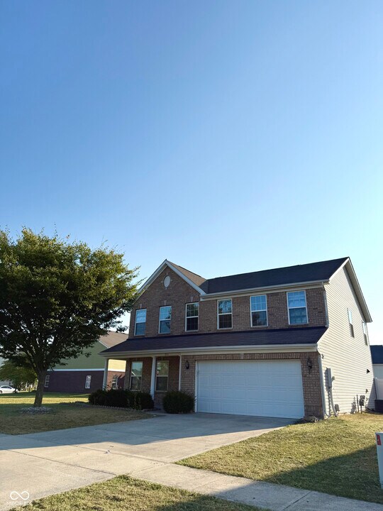 551 Legacy Blvd in Greenwood, IN - Building Photo