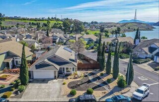 217 Foulkstone Way in Vallejo, CA - Building Photo