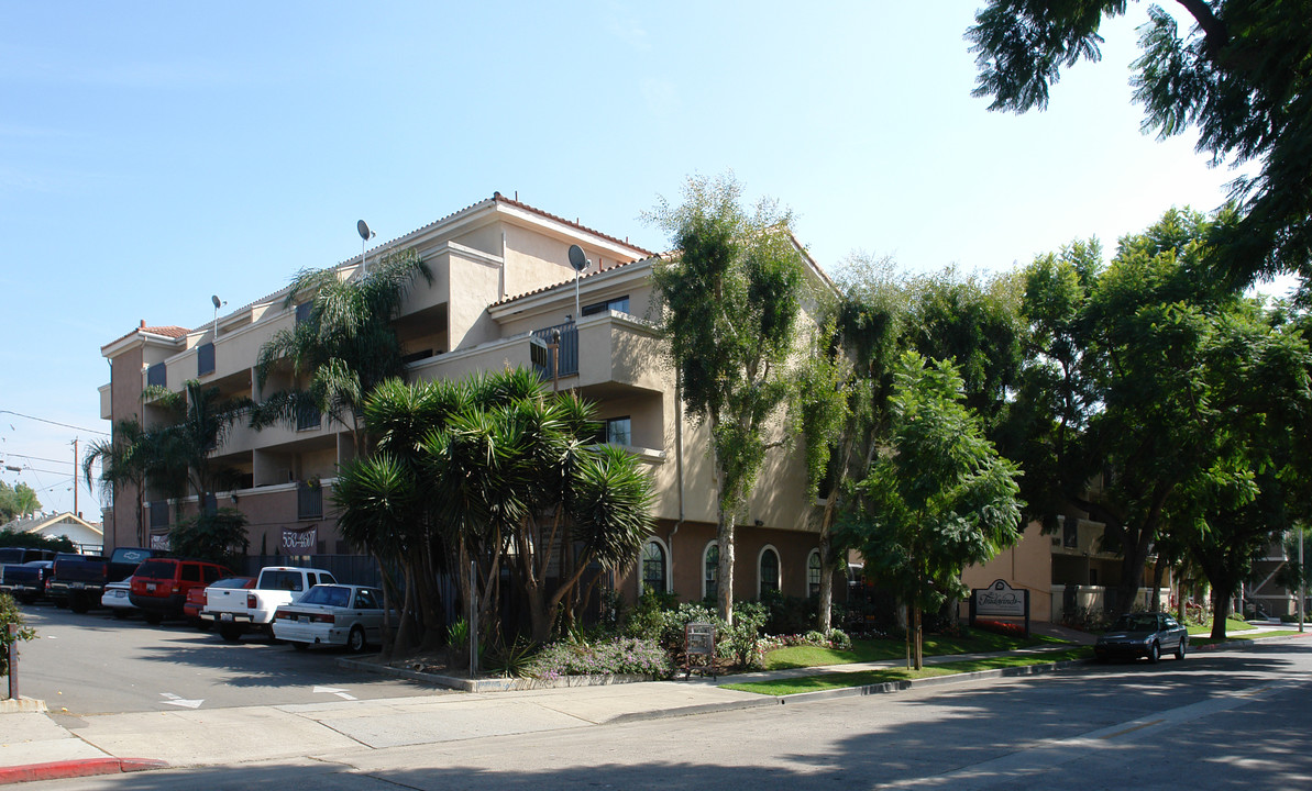 Tradewinds Apartments in Santa Ana, CA - Building Photo