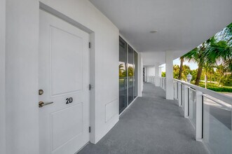 1213 S Ocean Blvd in Delray Beach, FL - Foto de edificio - Building Photo