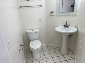 8442 Via Sonoma in La Jolla, CA - Building Photo - Building Photo