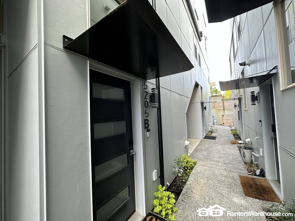5205b 51st Ave S in Seattle, WA - Building Photo