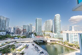 31 SE 5th St in Miami, FL - Building Photo - Building Photo