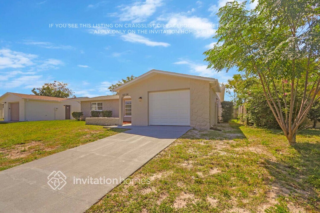 6254 Bonaire Ave in New Port Richey, FL - Building Photo