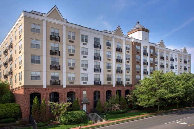 property at 1100 Avalon St