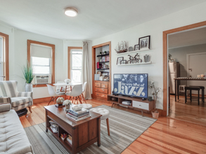 354 Beacon St, Unit 3 in Somerville, MA - Building Photo - Building Photo