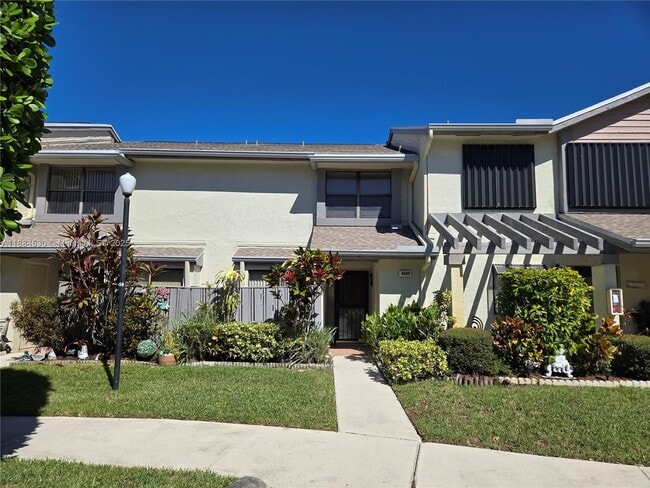 4599 Carambola Cir S in Coconut Creek, FL - Building Photo - Building Photo