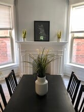 5313 South Maryland Avenue, Unit Apt 4 in Chicago, IL - Building Photo - Building Photo