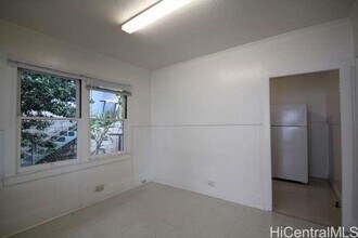 1084 Karratti Ln in Honolulu, HI - Building Photo - Building Photo