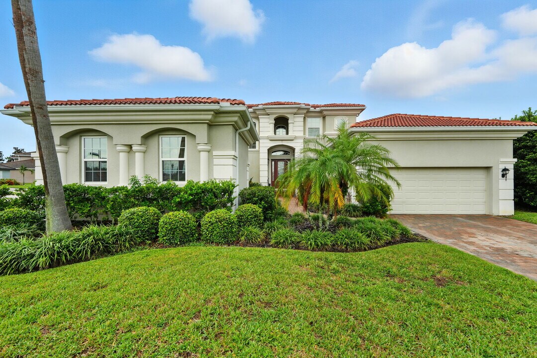 4898 Belle Vue Breeze Loop in Auburndale, FL - Building Photo
