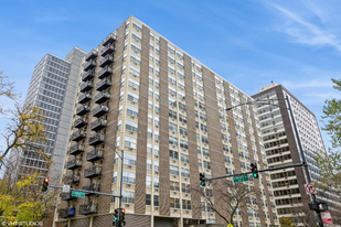 3033 N Sheridan Rd, Unit 701 Apartments