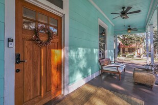 51 E 4th St, Unit Room 3 In A Shared House in Jacksonville, FL - Building Photo