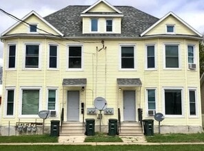 911 Lafayette St, Unit 913.5 in Waterloo, IA - Foto de edificio - Building Photo