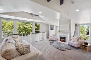 30 E Deer Meadow Ct in Woodland Hills, UT - Building Photo