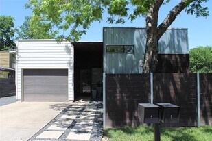 3700 Garden Villa Ln in Austin, TX - Building Photo