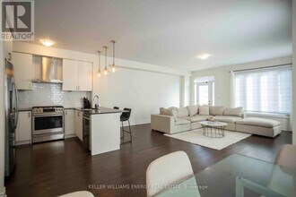 1 Tremoy Rd in East Gwillimbury, ON - Building Photo - Building Photo