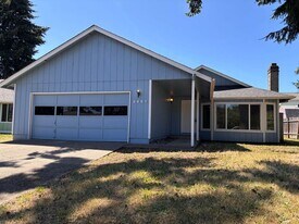 3887 N Clarey St in Eugene, OR - Building Photo