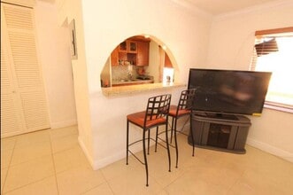 1725 James Ave, Unit 24 in Miami Beach, FL - Foto de edificio - Building Photo