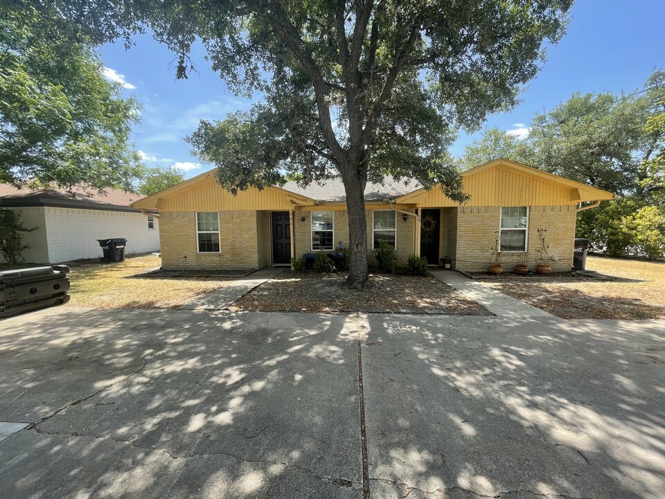 700 Llano in College Station, TX - Building Photo