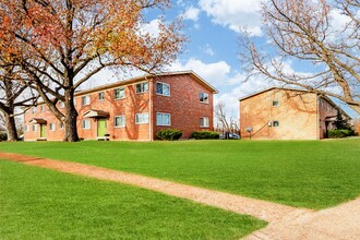 Lookaway Heights Apartments in St. Louis, MO - Building Photo - Building Photo