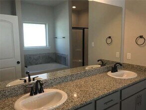 5037 Park Shore Dr in Marrero, LA - Building Photo - Building Photo