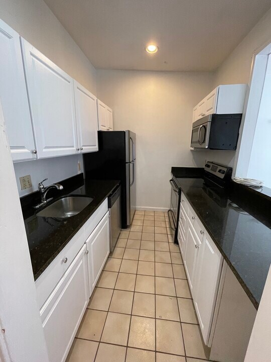 202 H St in Boston, MA - Building Photo