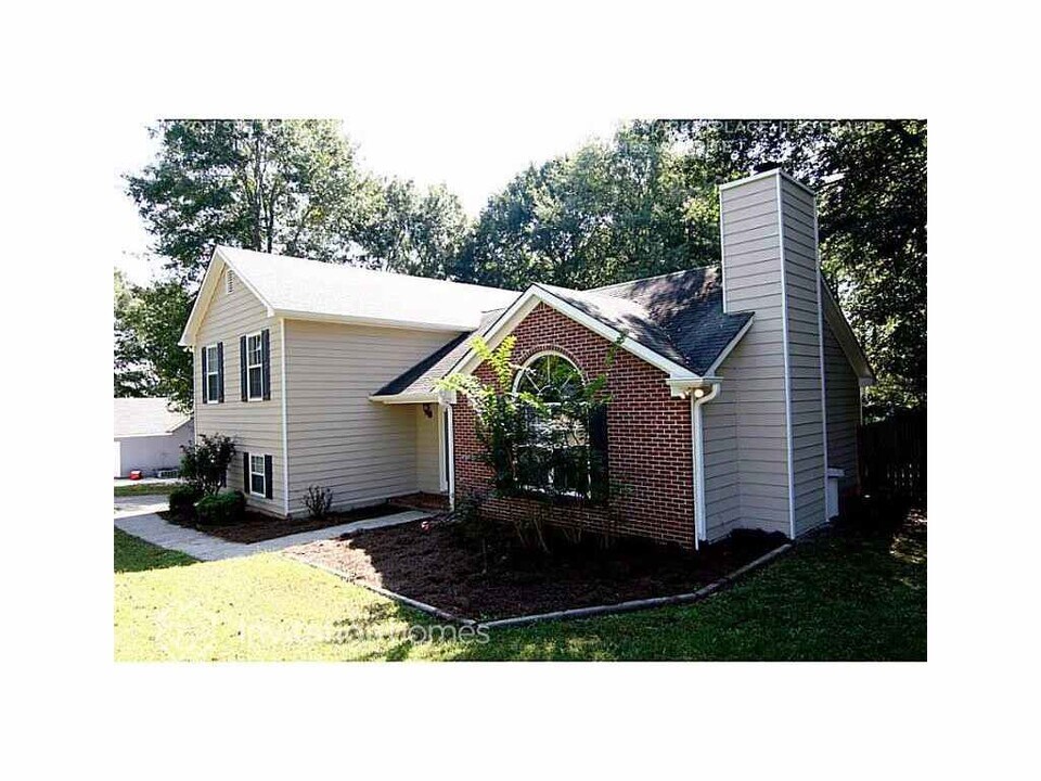 309 Hills Point Rd in Bethlehem, GA - Building Photo