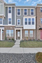 7416 Durham Pl in West Chester, OH - Building Photo