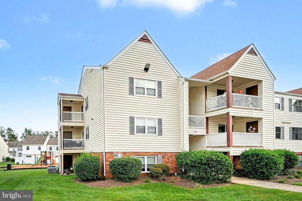 102 Chesterfield Ln in Stafford, VA - Building Photo