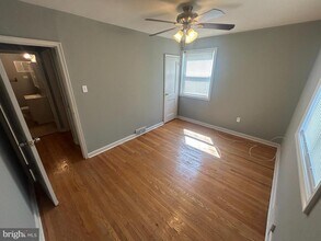 316 Van Sant Dr in Palmyra, NJ - Building Photo - Building Photo
