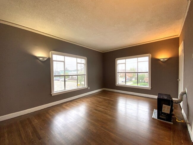 property at 1221 Oregon St