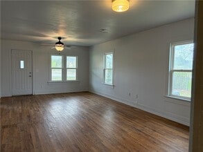 2255 E Huntsville Rd in Fayetteville, AR - Building Photo - Building Photo