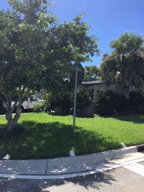 1497 W 34th St in Riviera Beach, FL - Foto de edificio - Building Photo