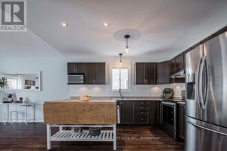 625 Walters St in Kingston, ON - Building Photo - Building Photo