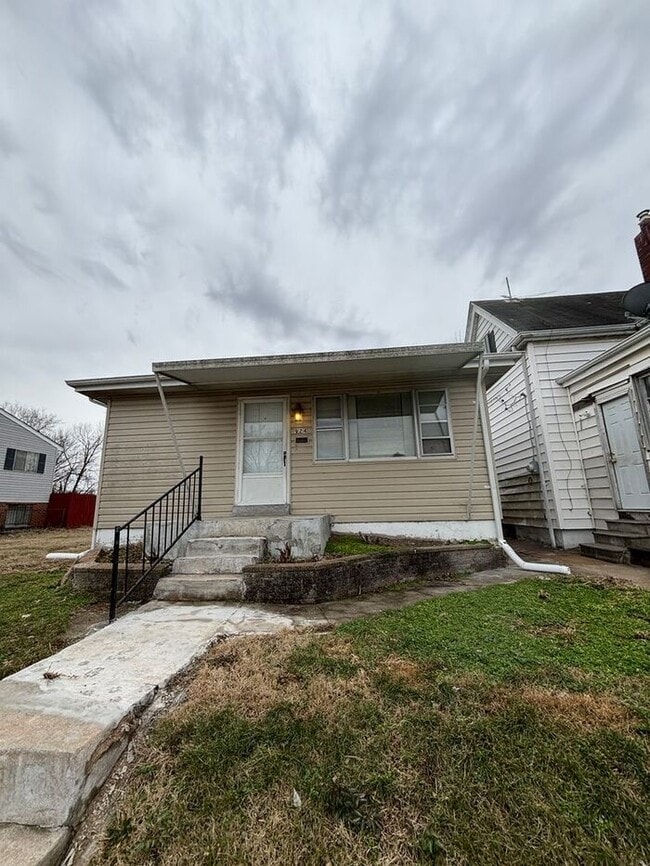 property at 924 Elias Ave