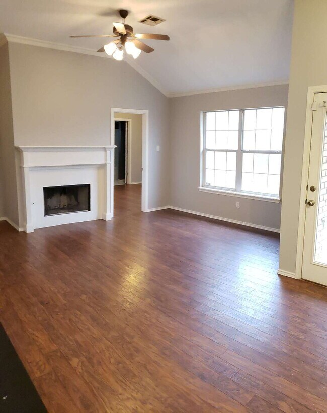 9705 Avenue W in Lubbock, TX - Building Photo - Building Photo