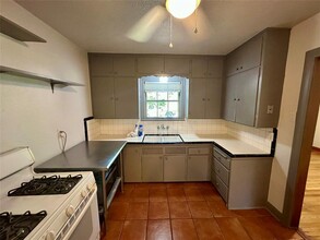 1501 W 40th St in Austin, TX - Foto de edificio - Building Photo