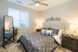 Retreat at Patriot Park in Colorado Springs, CO - Foto de edificio - Building Photo